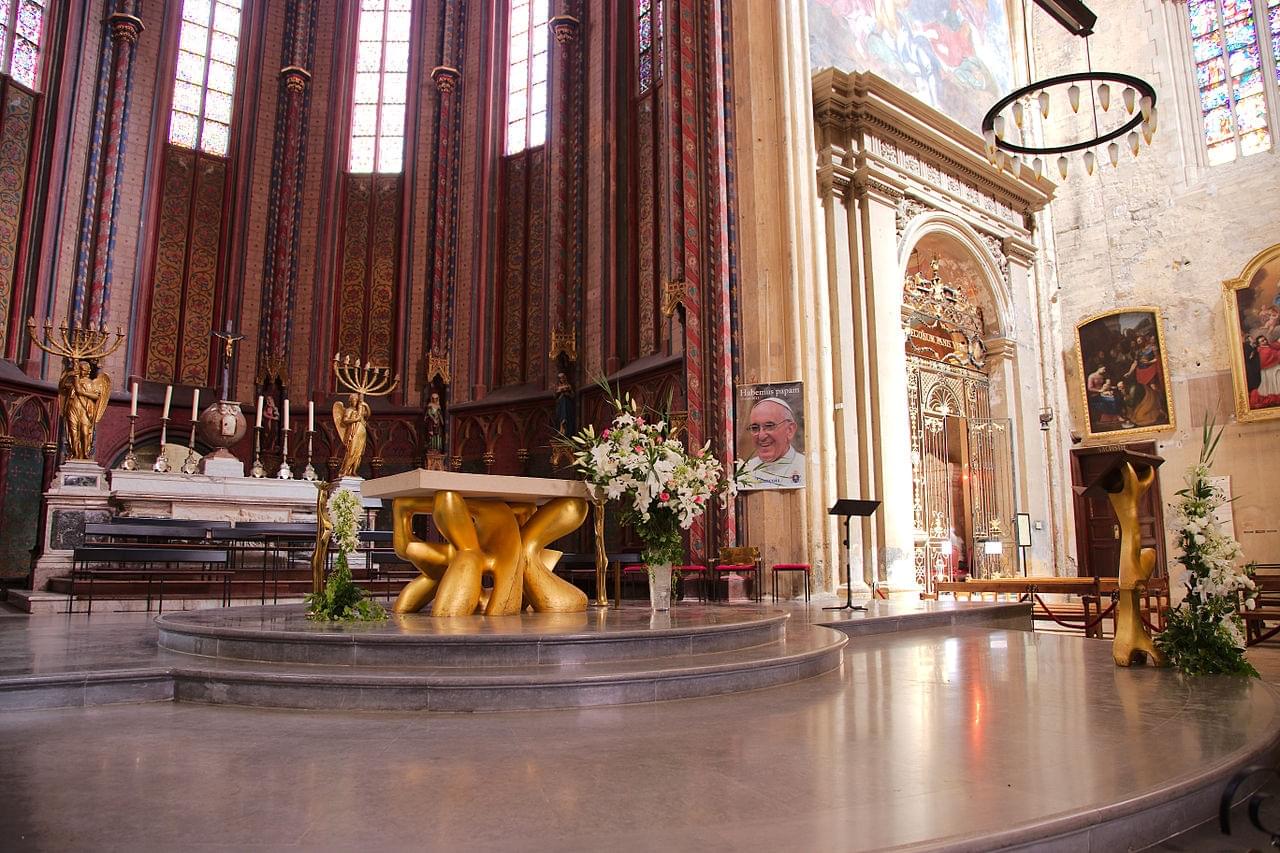 Lintérieur de la cathédrale SaintSauveur