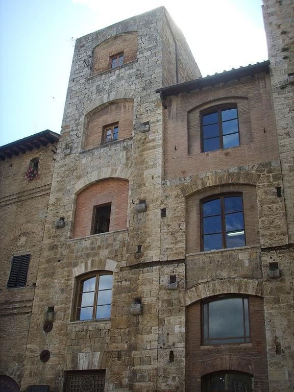 Les 2 tours de la famille Ardinghelli