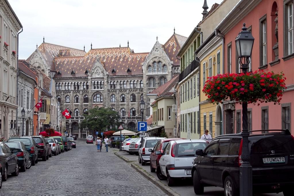 La place de Hess Andras ter
