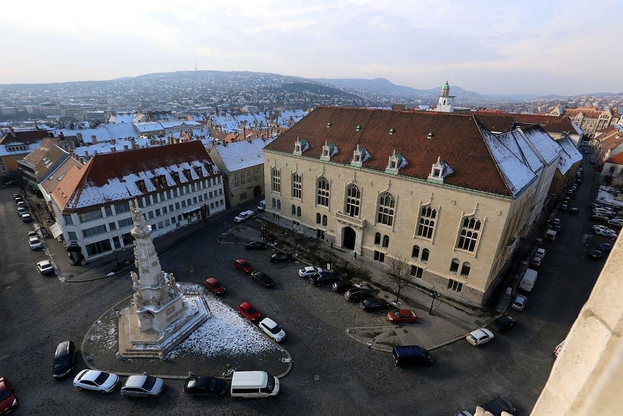La place de la Sainte Trinité