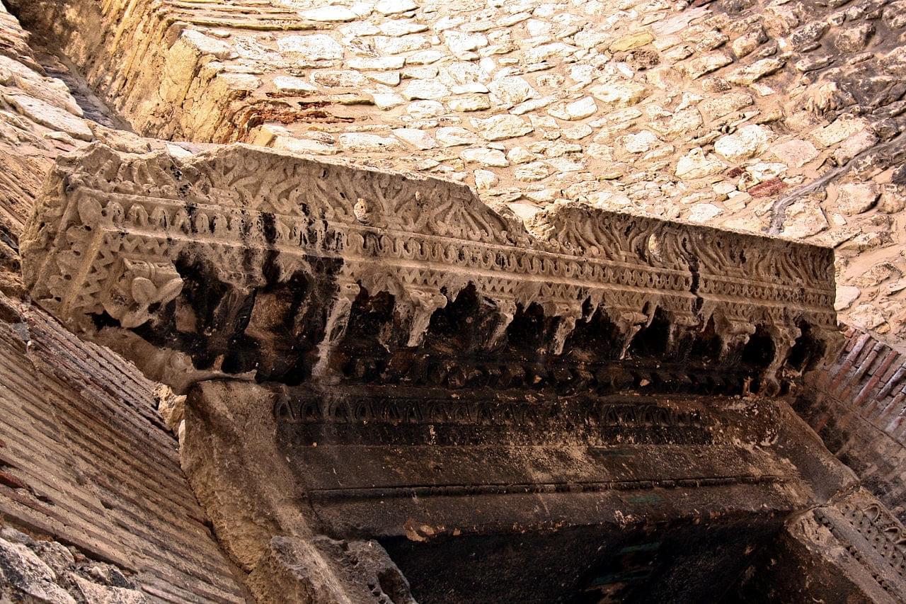 Un intérieur structuré par larchitecture romaine