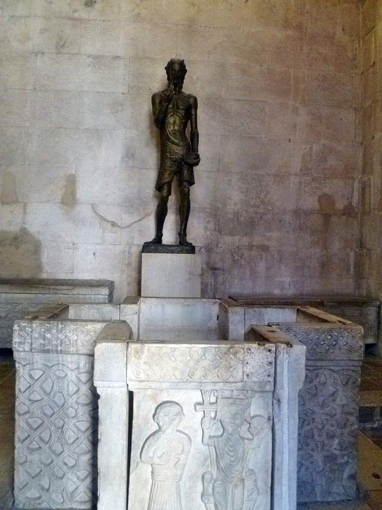 Lintérieur du temple de Jupiter