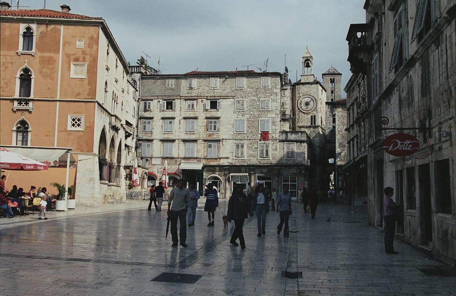 La place narodni