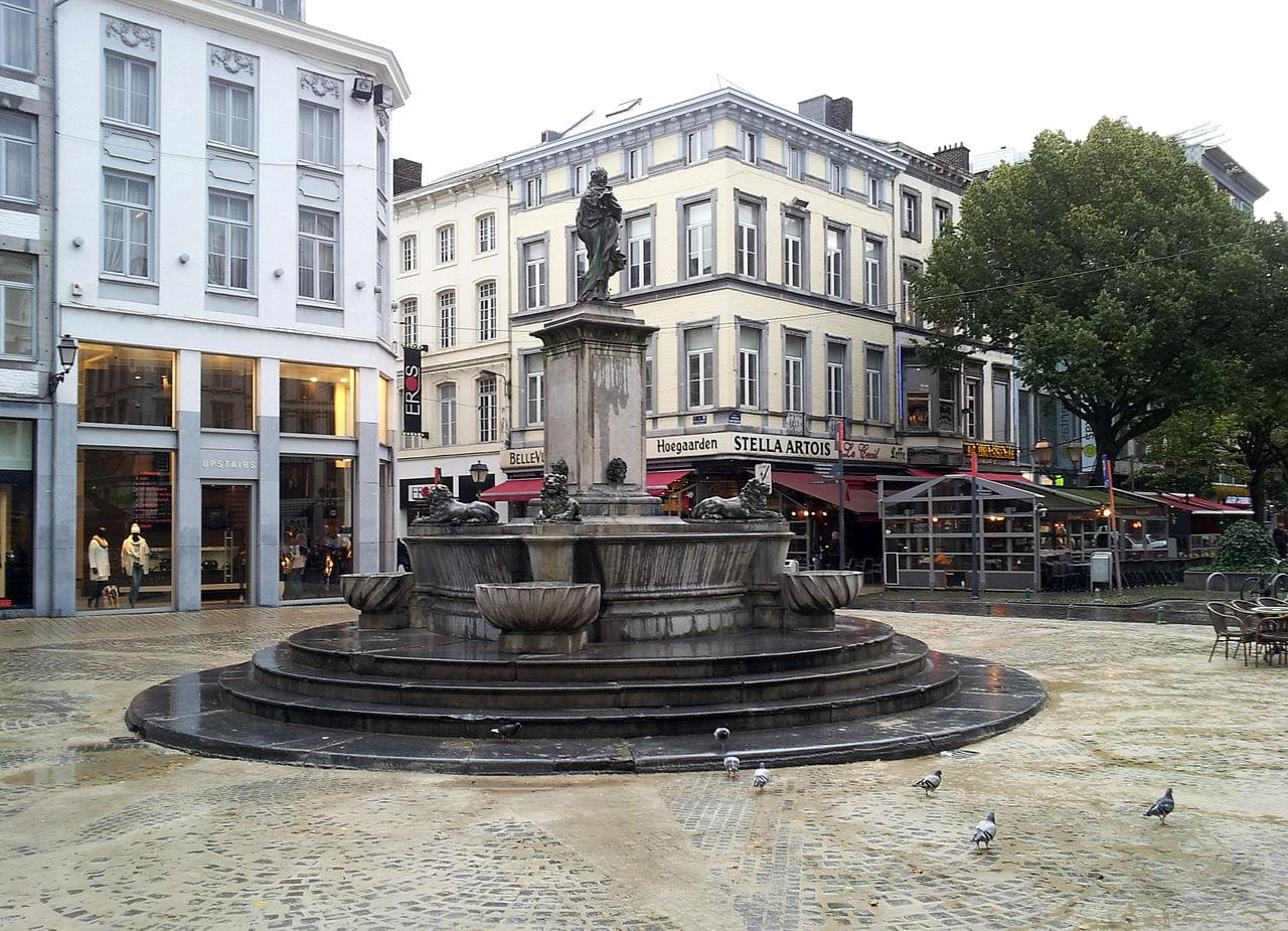 La Statue de la Vierge de Delcour