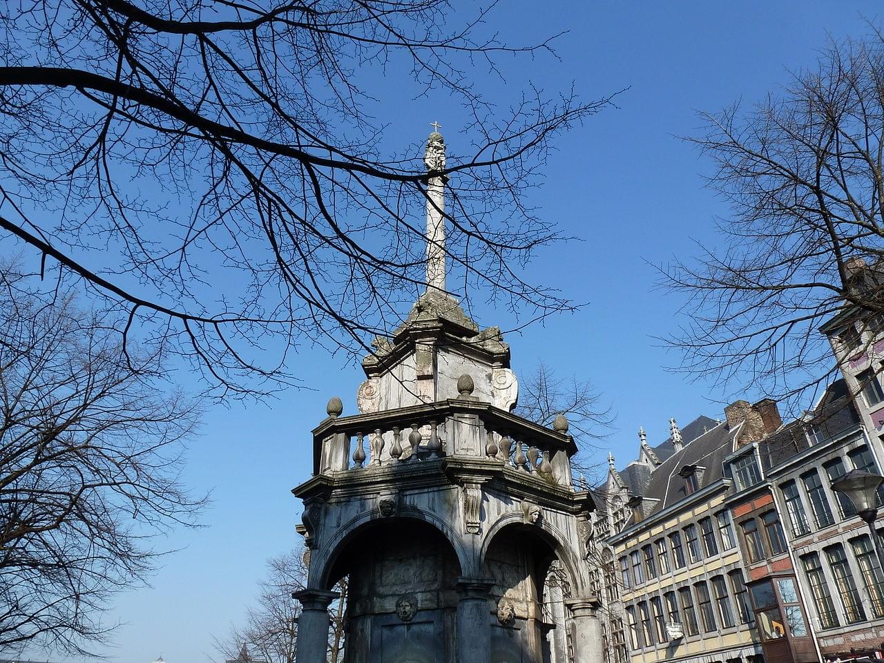 La fontaine du perron