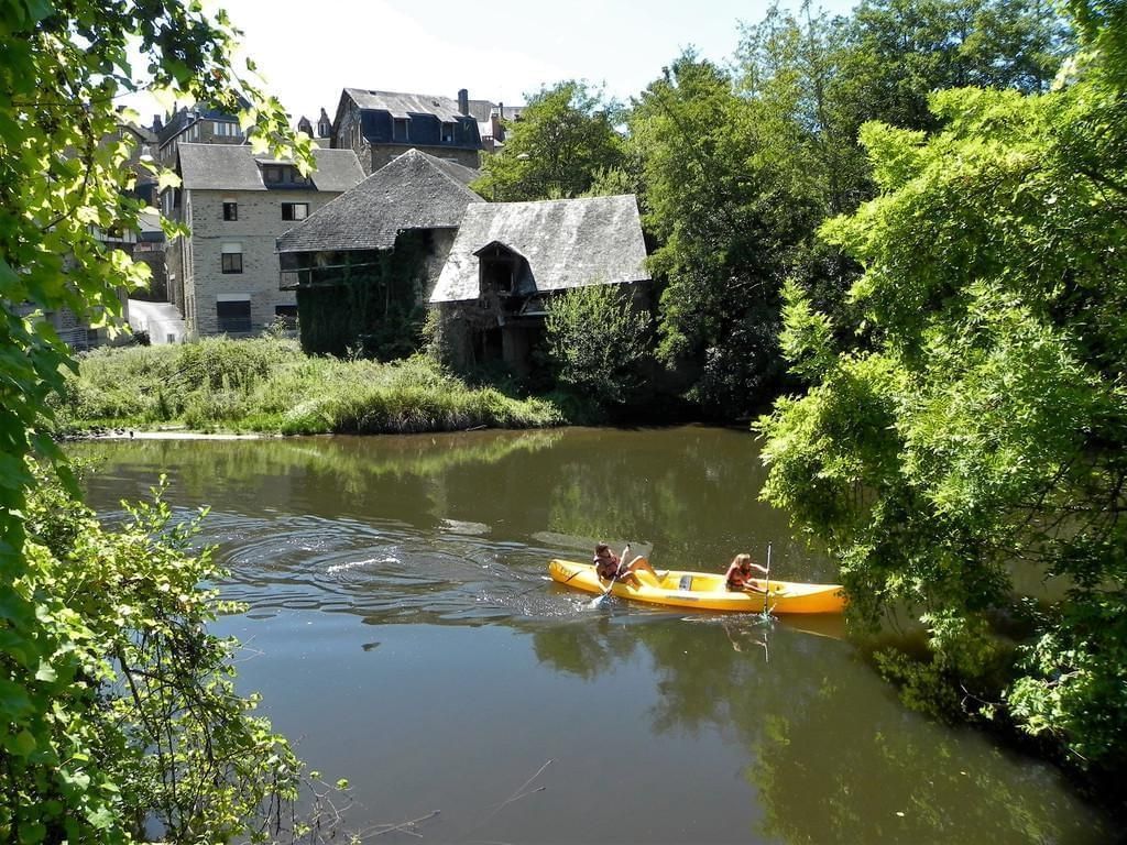 Lac Des Bariousses à Treignac Se Baigner Ou Faire Du Canoë