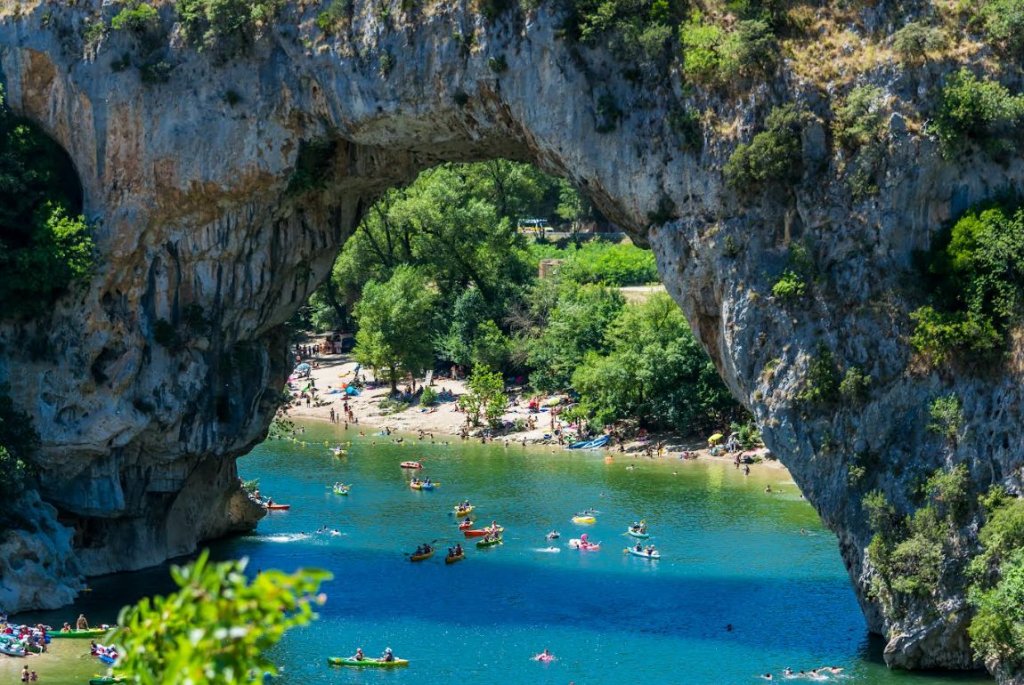 Photo Visiter les gorges de l’Ardèche en kayak !